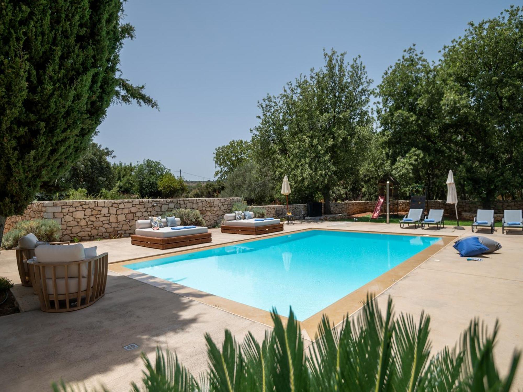 Villa Ellie - Heated Pool, Playground, Garden & Bbq! Vederoi Luaran gambar