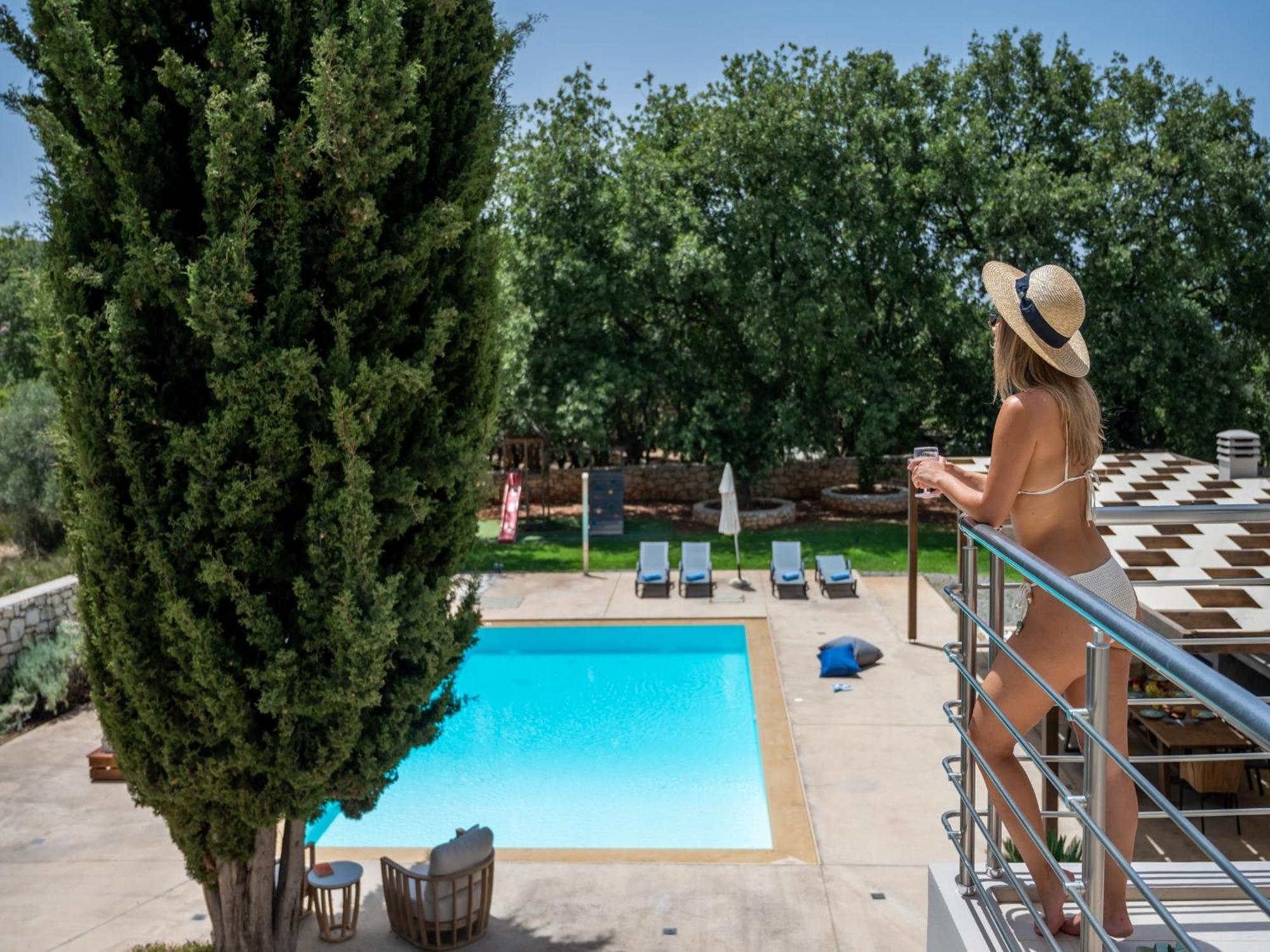 Villa Ellie - Heated Pool, Playground, Garden & Bbq! Vederoi Luaran gambar