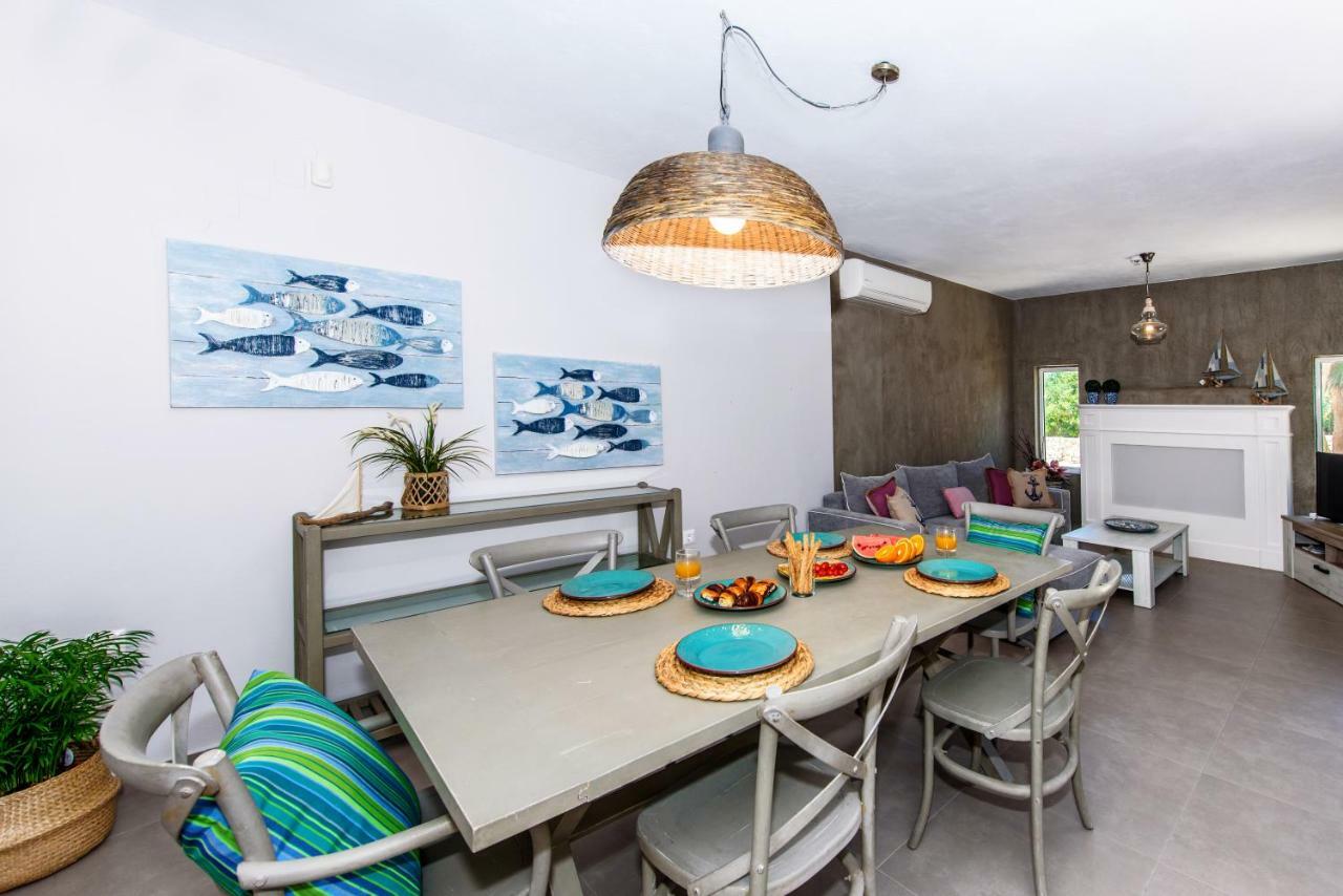 Villa Ellie - Heated Pool, Playground, Garden & Bbq! Vederoi Luaran gambar